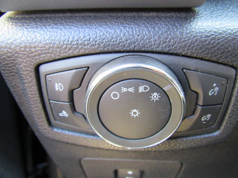 Used 2015 Ford F150 Platinum w/ Equipment Group 701A Luxury image 12