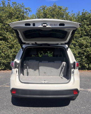 Used 2016 Toyota Highlander LE image 7