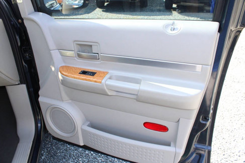 Used 2008 Chrysler Aspen Limited image 21