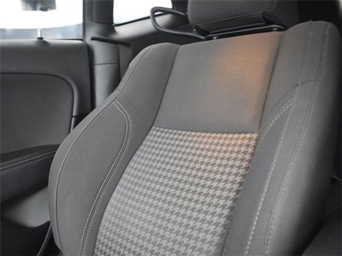 Used 2019 Dodge Challenger SXT image 10