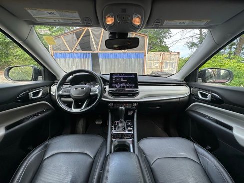 Used 2022 Jeep Compass Limited image 4