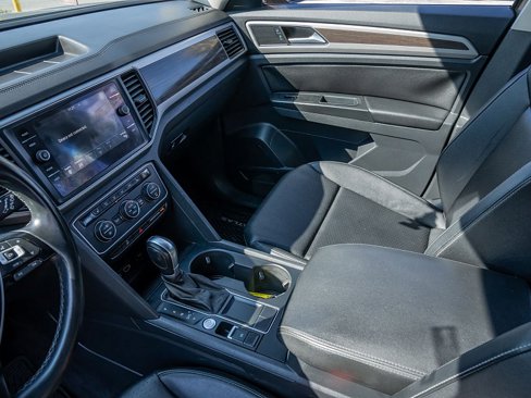 Used 2019 Volkswagen Atlas SE w/ Panoramic Sunroof Package image 16