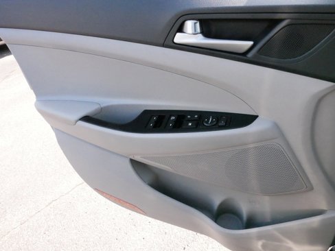 Used 2021 Hyundai Tucson SE w/ Cargo Package image 27