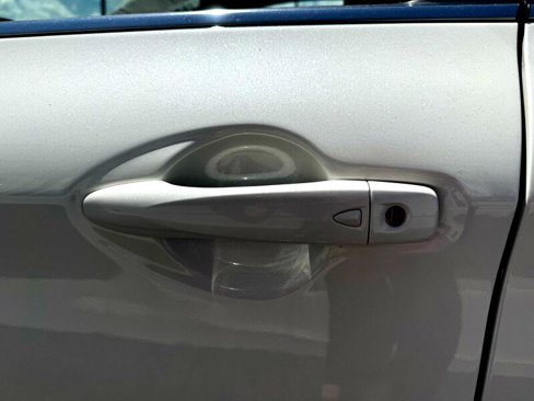 Used 2021 Nissan Rogue Sport SV image 12