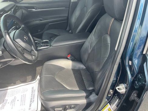 Used 2019 Toyota Camry XLE image 19