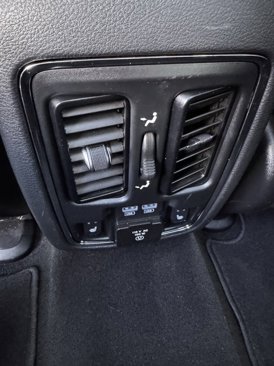 Used 2020 Jeep Grand Cherokee Limited w/ Luxury Group II image 17