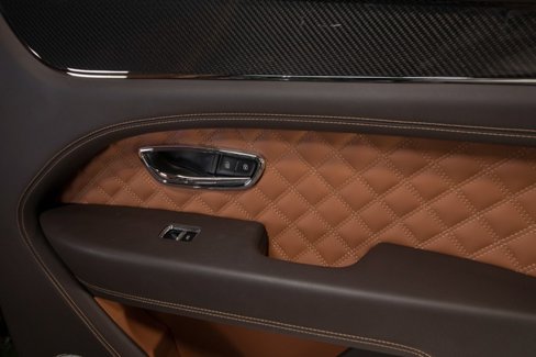 Used 2022 Bentley Bentayga image 59