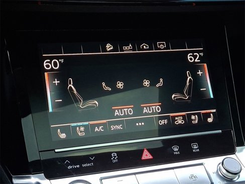Used 2020 Audi e-tron Premium Plus image 21