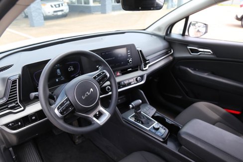 Used 2023 Kia Sportage LX image 20