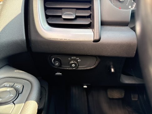 Used 2018 GMC Terrain SLE w/ Driver Convenience Package image 21