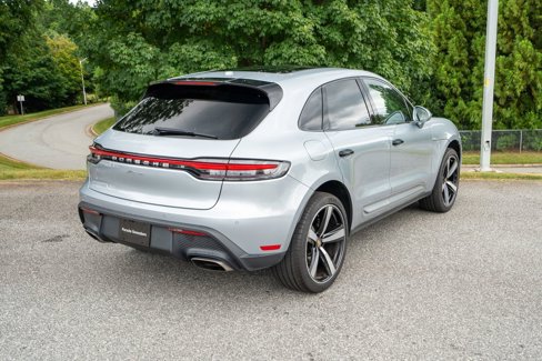Certified 2024 Porsche Macan image 9