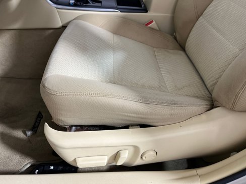 Used 2015 Toyota Camry LE image 10