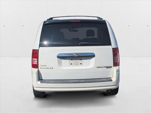 Used 2015 Dodge Grand Caravan SXT image 4