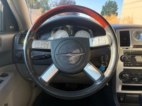 Used 2006 Chrysler 300 C w/ Protection Group II image 6