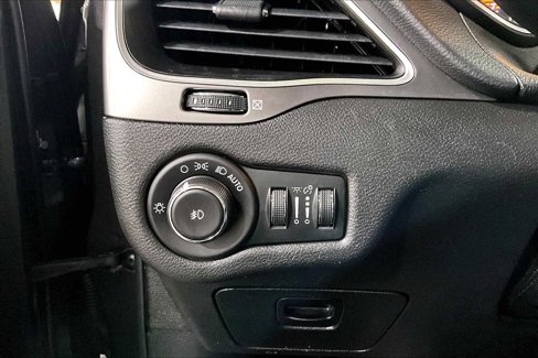 Used 2019 Jeep Cherokee Latitude Plus w/ Cold Weather Group image 34