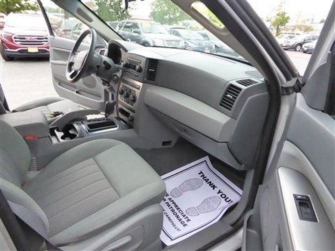 Used 2005 Jeep Grand Cherokee Laredo w/ Cargo Convenience Group image 17