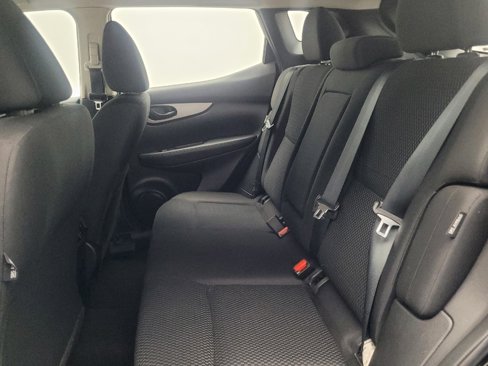 Used 2021 Nissan Rogue Sport S image 18