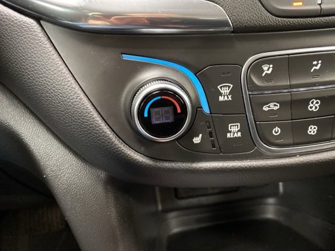 Used 2023 Chevrolet Equinox LT image 39