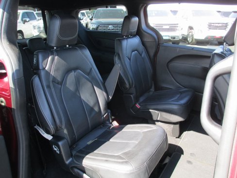 Used 2018 Chrysler Pacifica Touring-L w/ Premium Audio Group image 21