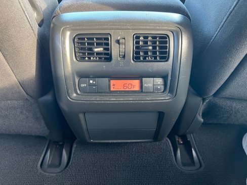 Used 2013 Nissan Pathfinder SV image 23