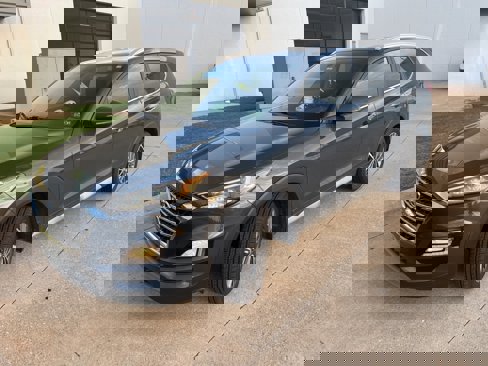 Used 2021 Hyundai Tucson Limited image 3