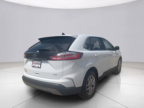 Used 2024 Ford Edge SEL image 7