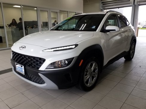 Used 2023 Hyundai Kona SEL image 2