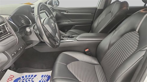 Used 2020 Toyota Camry SE image 11
