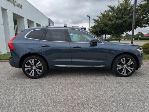 Certified 2022 Volvo XC60 B5 Inscription w/ Advanced Package image 3