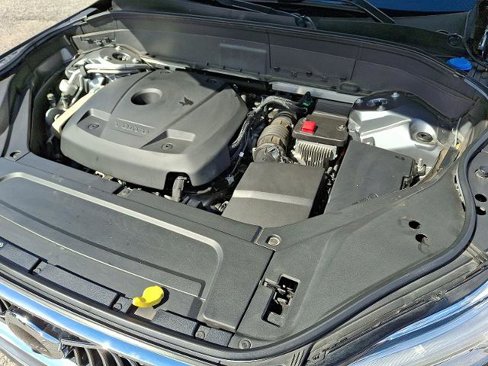 Used 2020 Volvo XC90 T6 Momentum w/ Protection Package Premier image 27