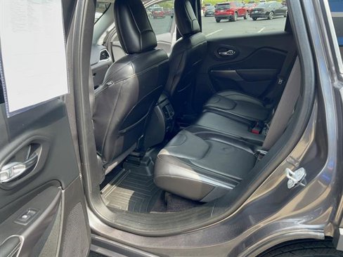 Used 2019 Jeep Cherokee Limited w/ Luxury Group image 17