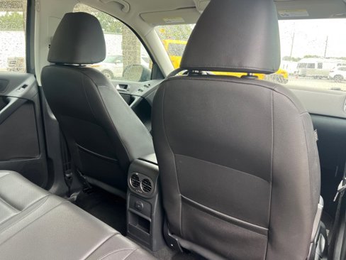 Used 2016 Volkswagen Tiguan S image 26
