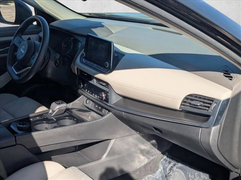 Used 2024 Nissan Rogue SV image 20