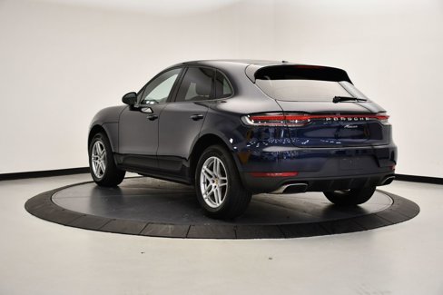 Certified 2021 Porsche Macan image 3