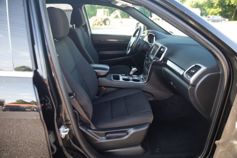 Used 2021 Jeep Grand Cherokee Laredo image 23