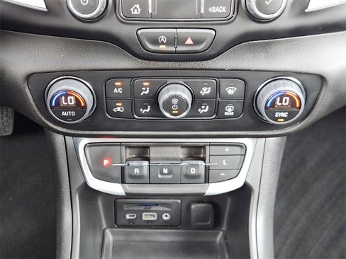 Used 2023 GMC Terrain SLT image 16