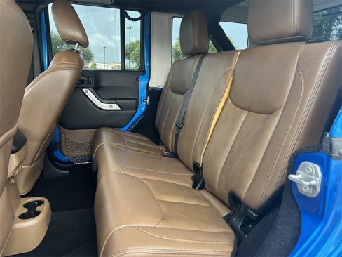 Used 2015 Jeep Wrangler Unlimited Sahara w/ Connectivity Group image 24