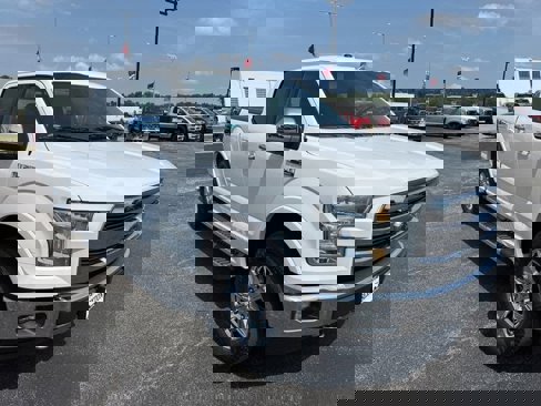 Used 2017 Ford F150 Lariat image 3
