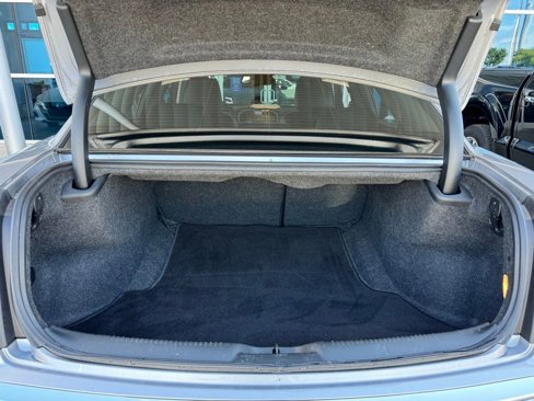Used 2018 Chrysler 300 Limited w/ Safetytec Plus Group image 28
