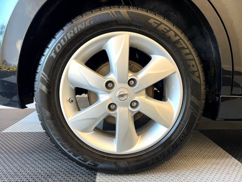 Used 2012 Nissan Versa SL w/ SL Navigation Pkg image 27