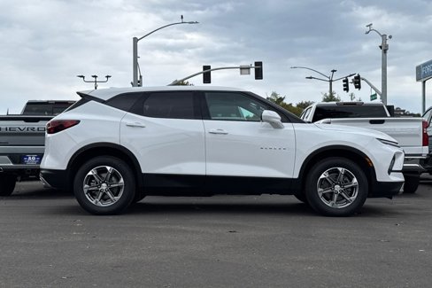 Used 2023 Chevrolet Blazer LT image 3