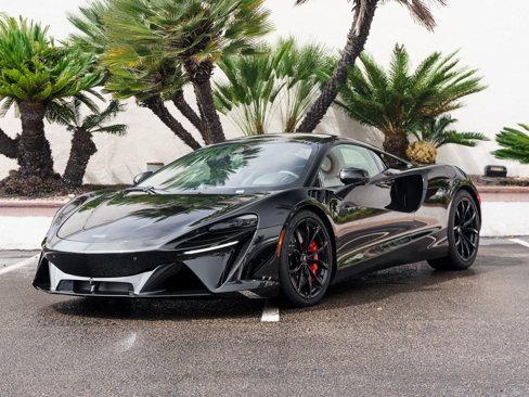 Used 2024 McLaren Artura image 19