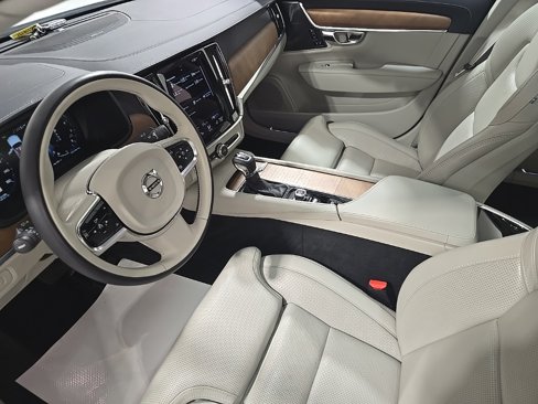 Used 2020 Volvo S90 T6 Inscription w/ Protection Package Premier image 19