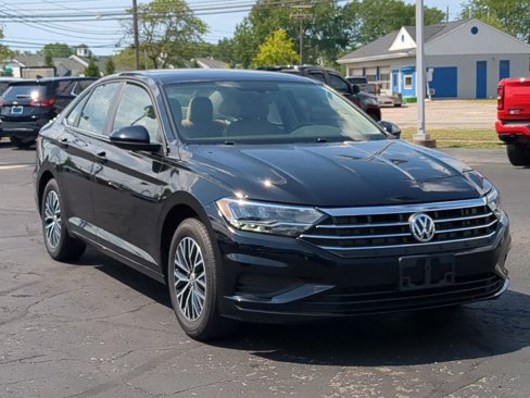 Used 2019 Volkswagen Jetta SE w/ Cold Weather Package image 8