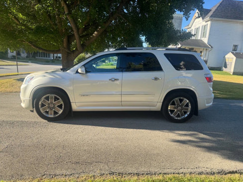 Used 2011 GMC Acadia Denali image 5