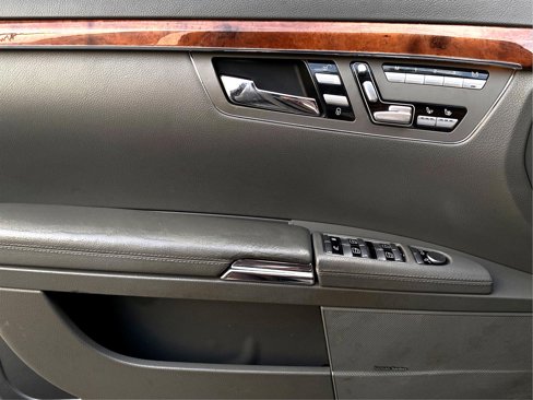 Used 2008 Mercedes-Benz S 550 4MATIC image 25
