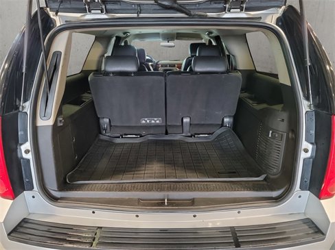 Used 2011 GMC Yukon XL SLT w/ SLT-2 Equipment Package image 7