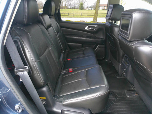 Used 2013 Nissan Pathfinder Platinum w/ Platinum Premium Pkg image 17
