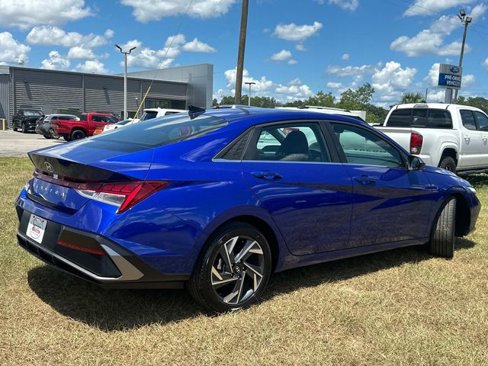 Used 2024 Hyundai Elantra SEL w/ Convenience Package image 6