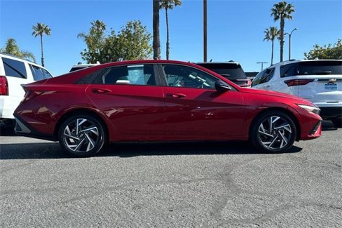 Used 2025 Hyundai Elantra Sport image 3